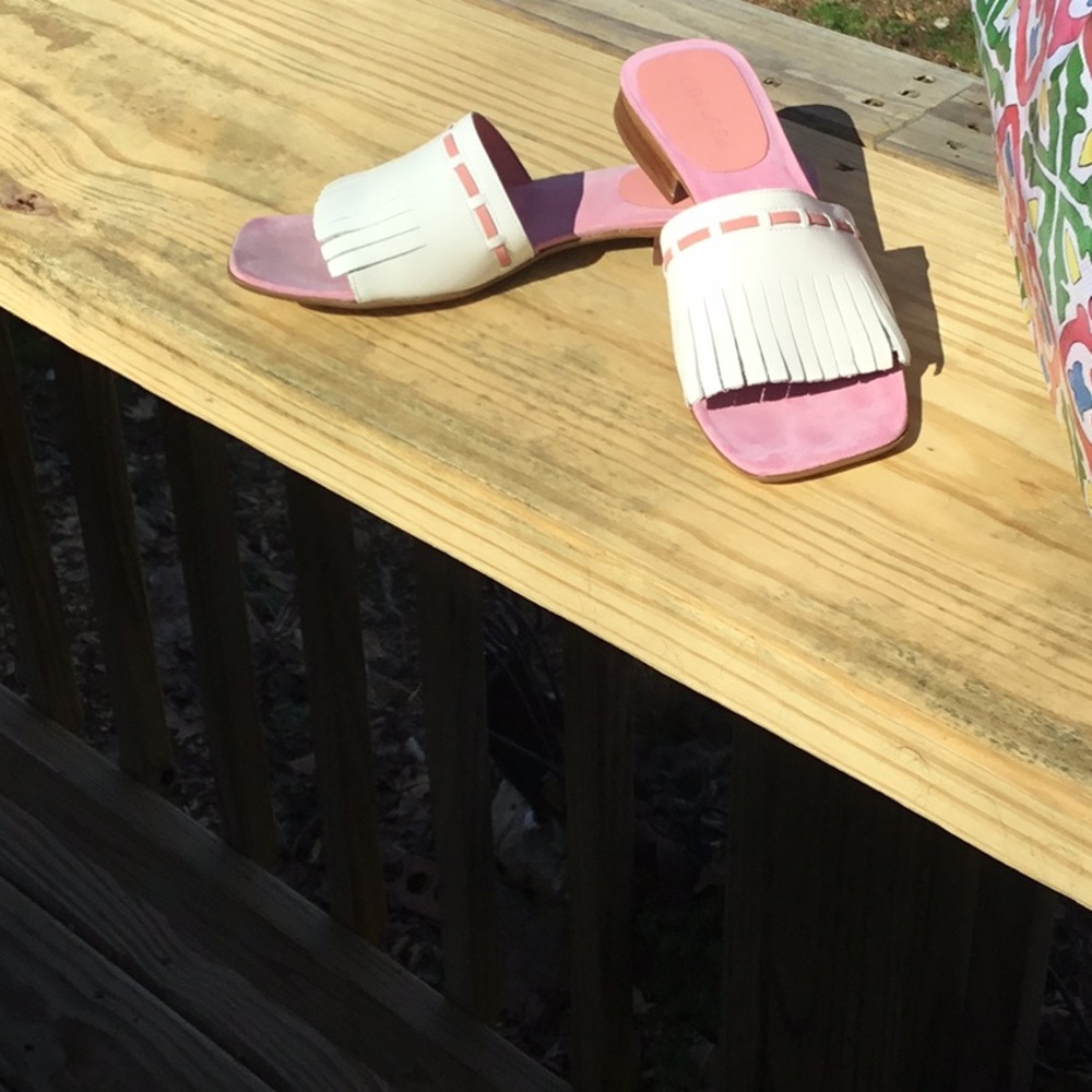 UNISA flat sandals size 6